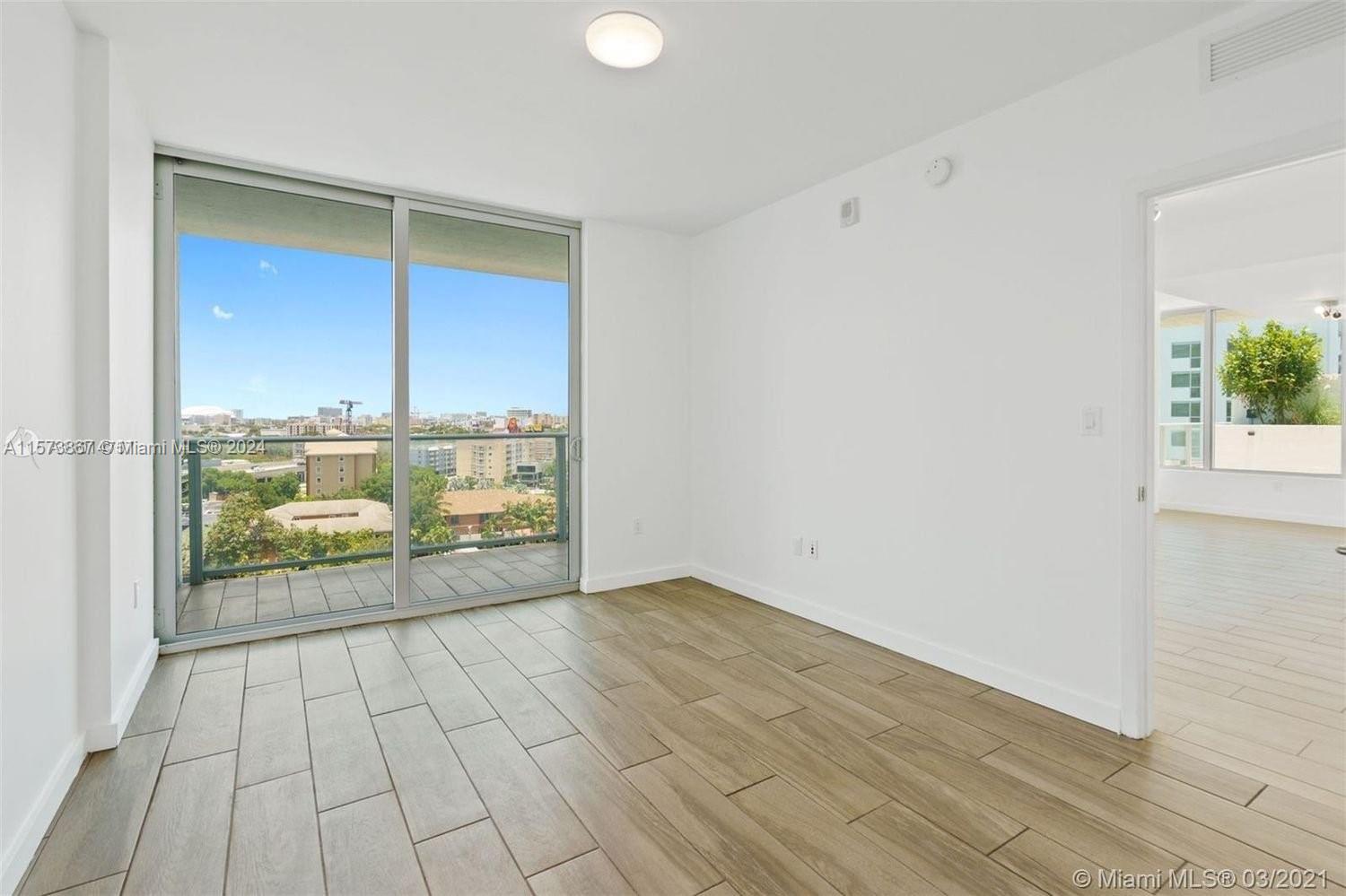 1600 SW 1st Ave # 910