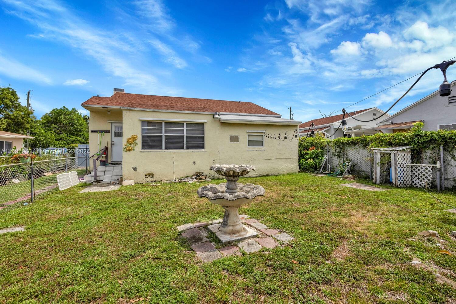 4240 NW 2nd Ter