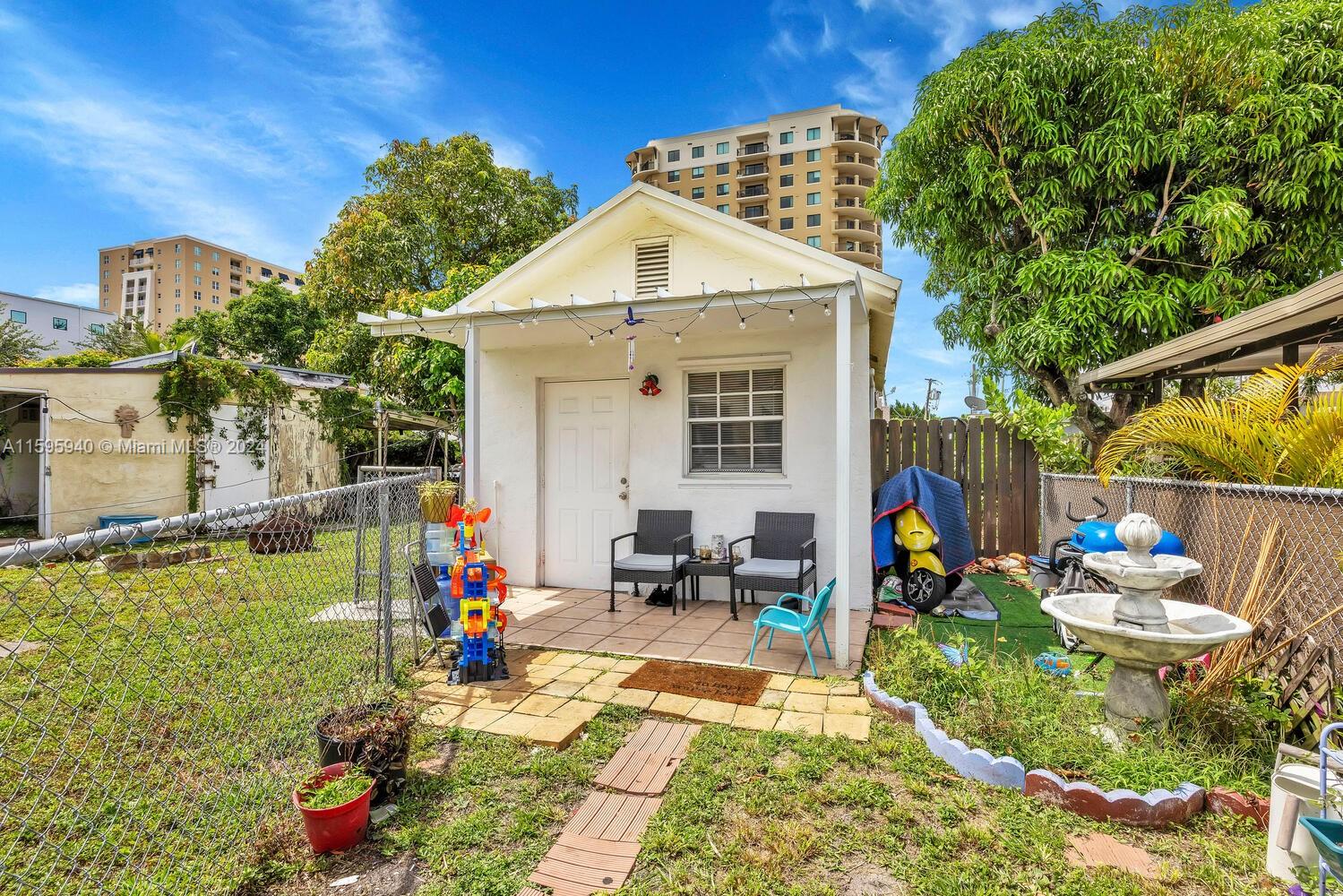 4240 NW 2nd Ter