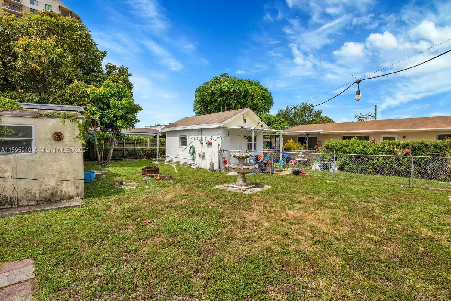 4240 NW 2nd Ter