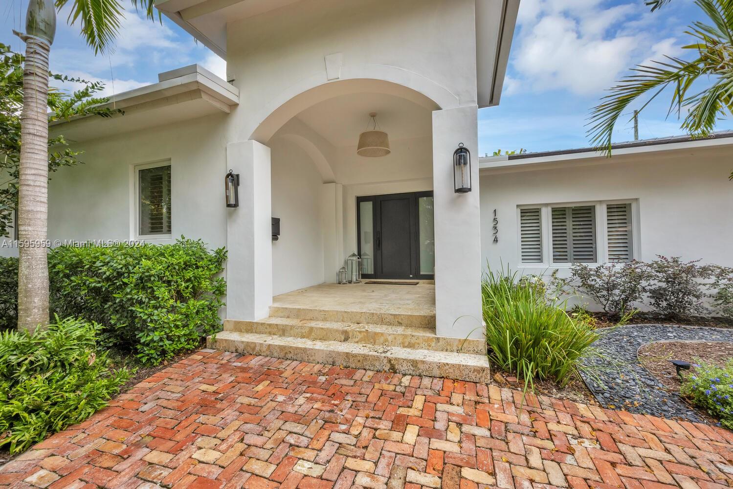 1534 Sarria Ave