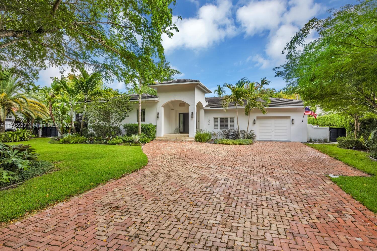1534 Sarria Ave