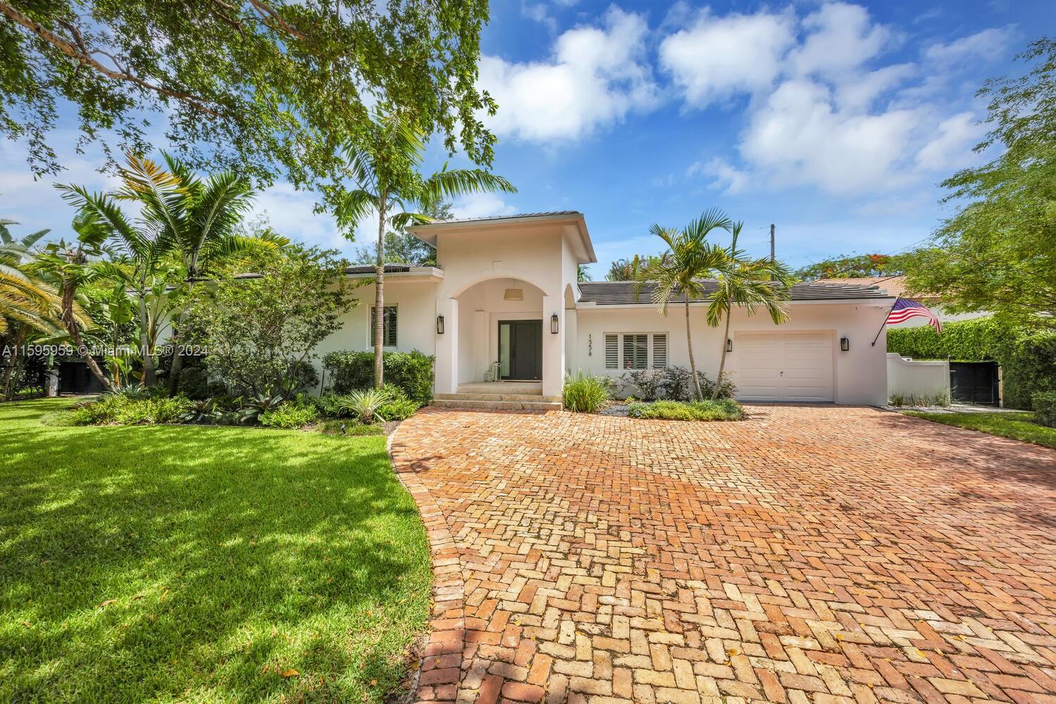 1534 Sarria Ave