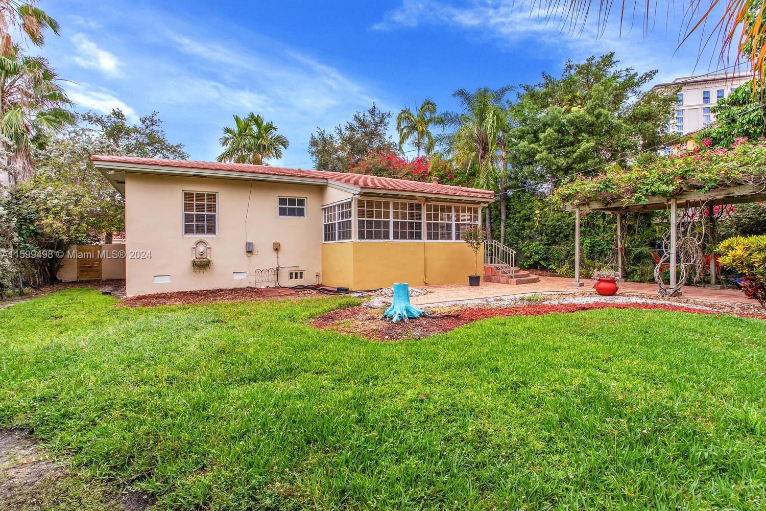 29 Malaga Ave