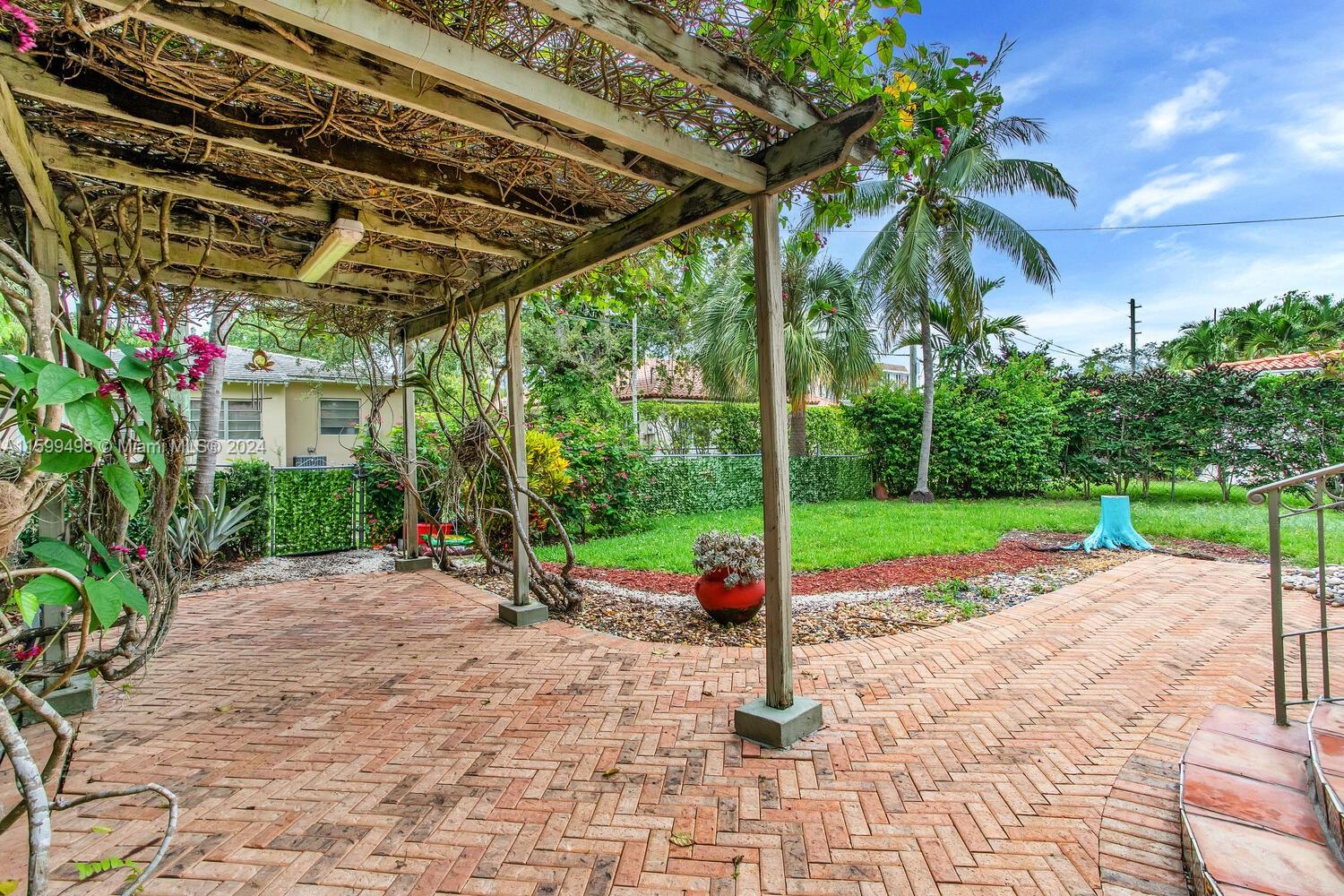 29 Malaga Ave