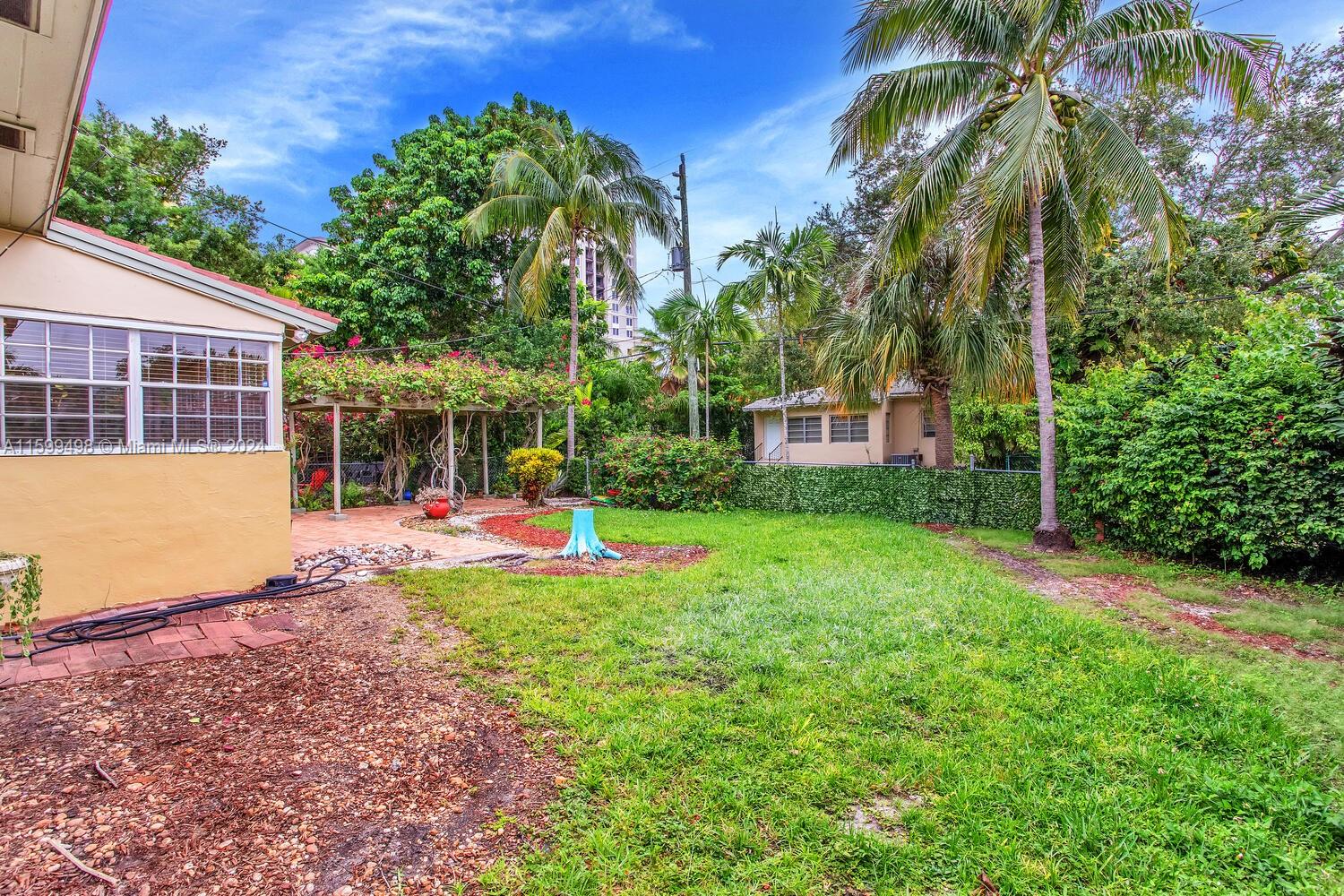 29 Malaga Ave