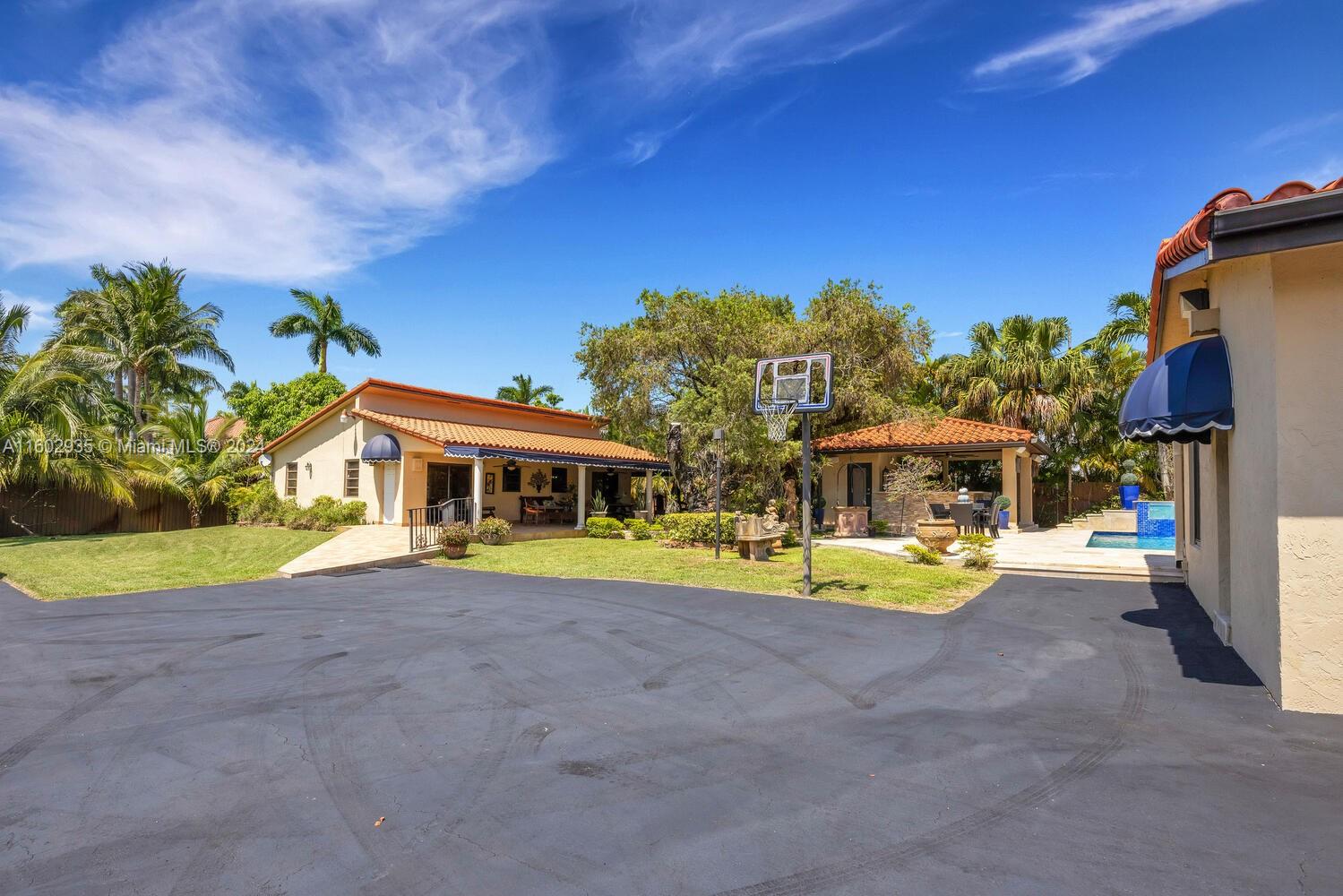 8461 Grand Canal Dr
