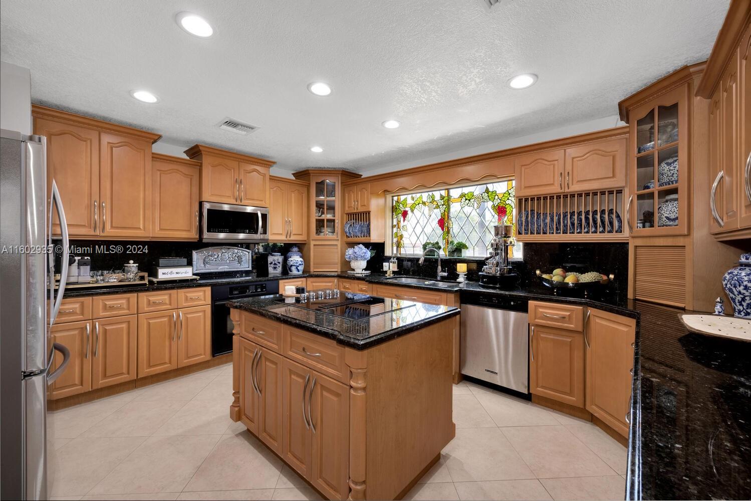 8461 Grand Canal Dr