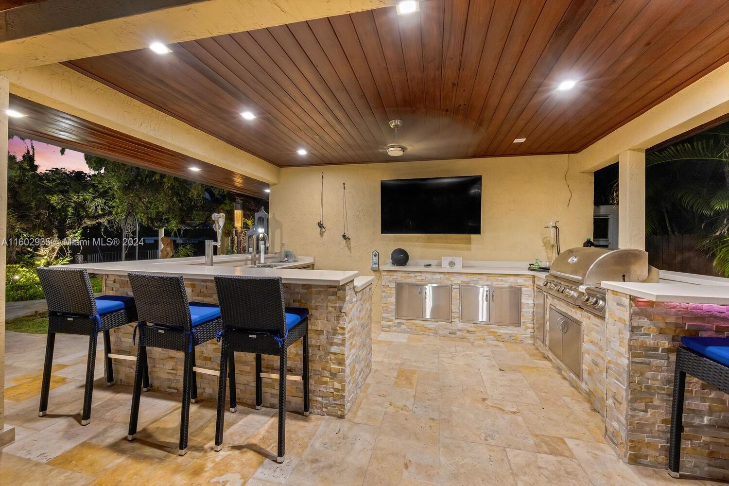 8461 Grand Canal Dr
