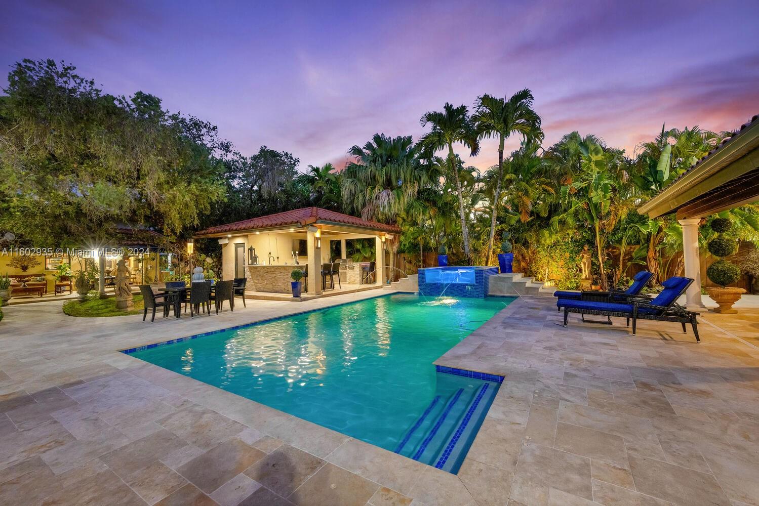 8461 Grand Canal Dr