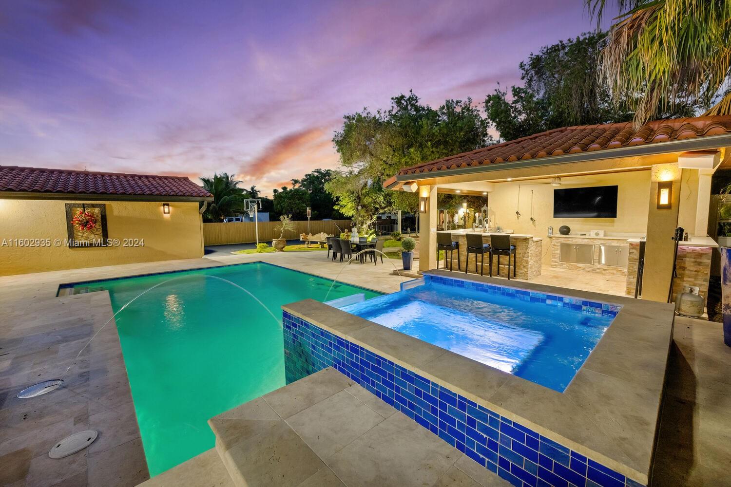 8461 Grand Canal Dr