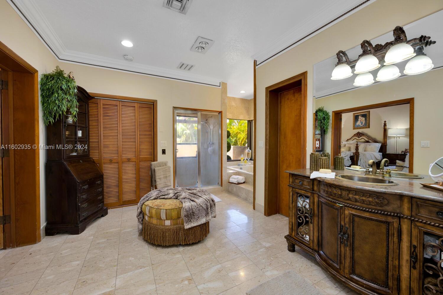 8461 Grand Canal Dr