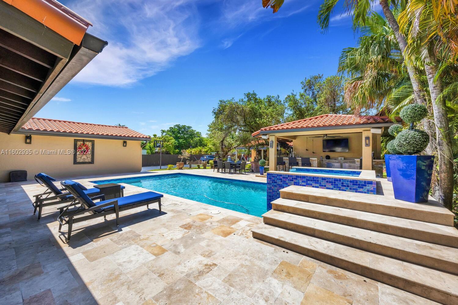 8461 Grand Canal Dr