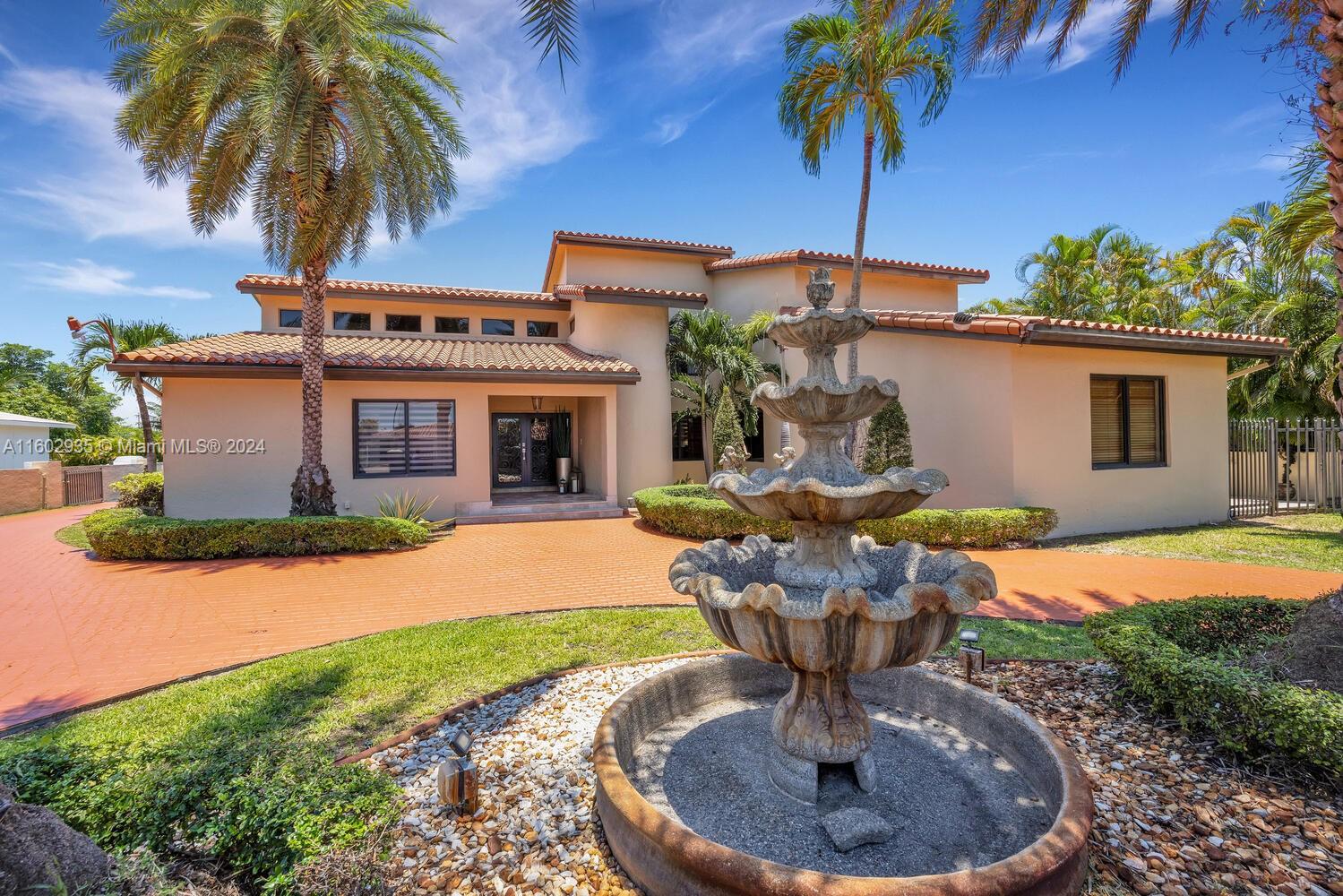 8461 Grand Canal Dr