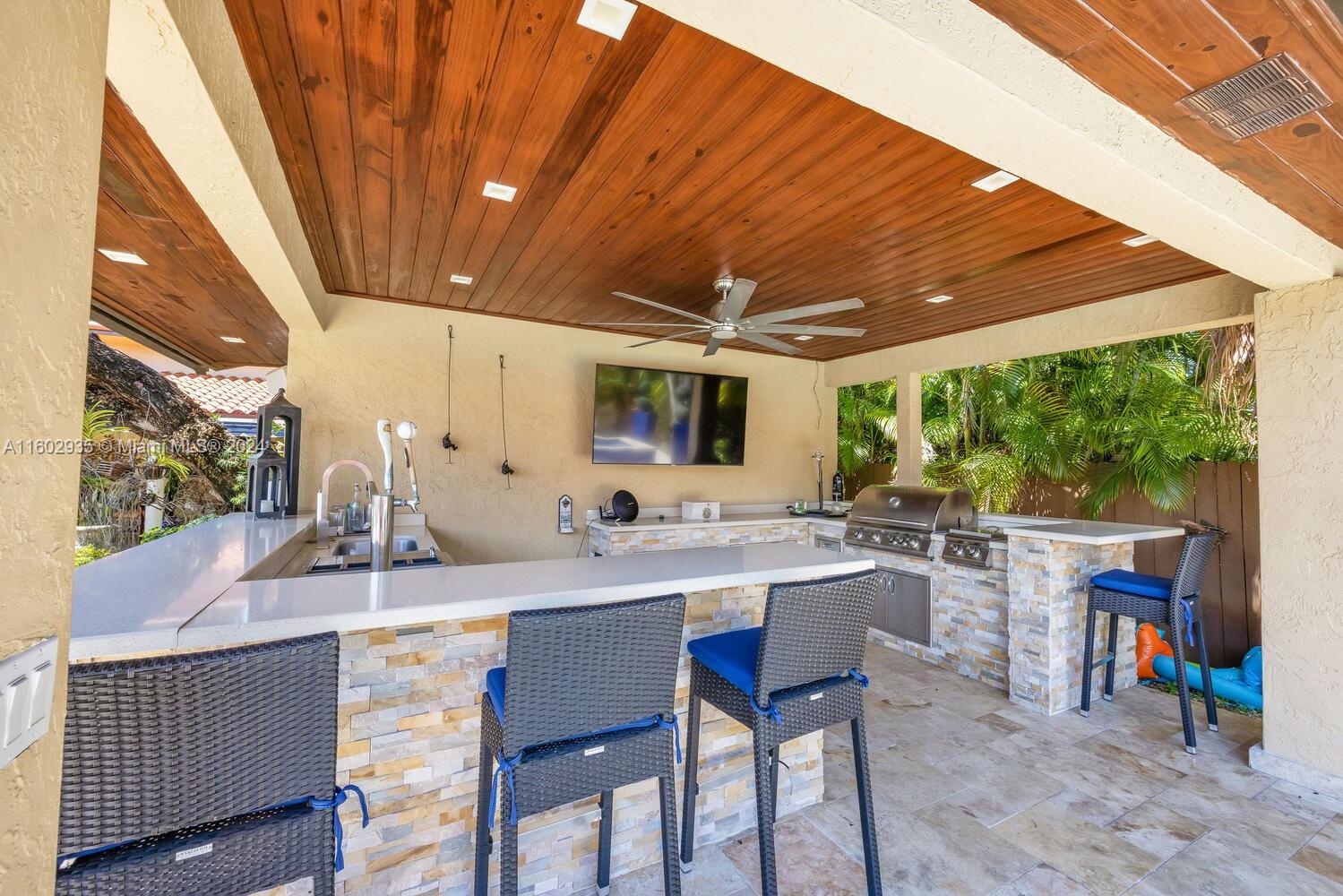 8461 Grand Canal Dr