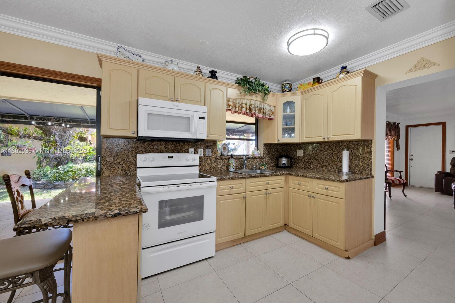 8461 Grand Canal Dr