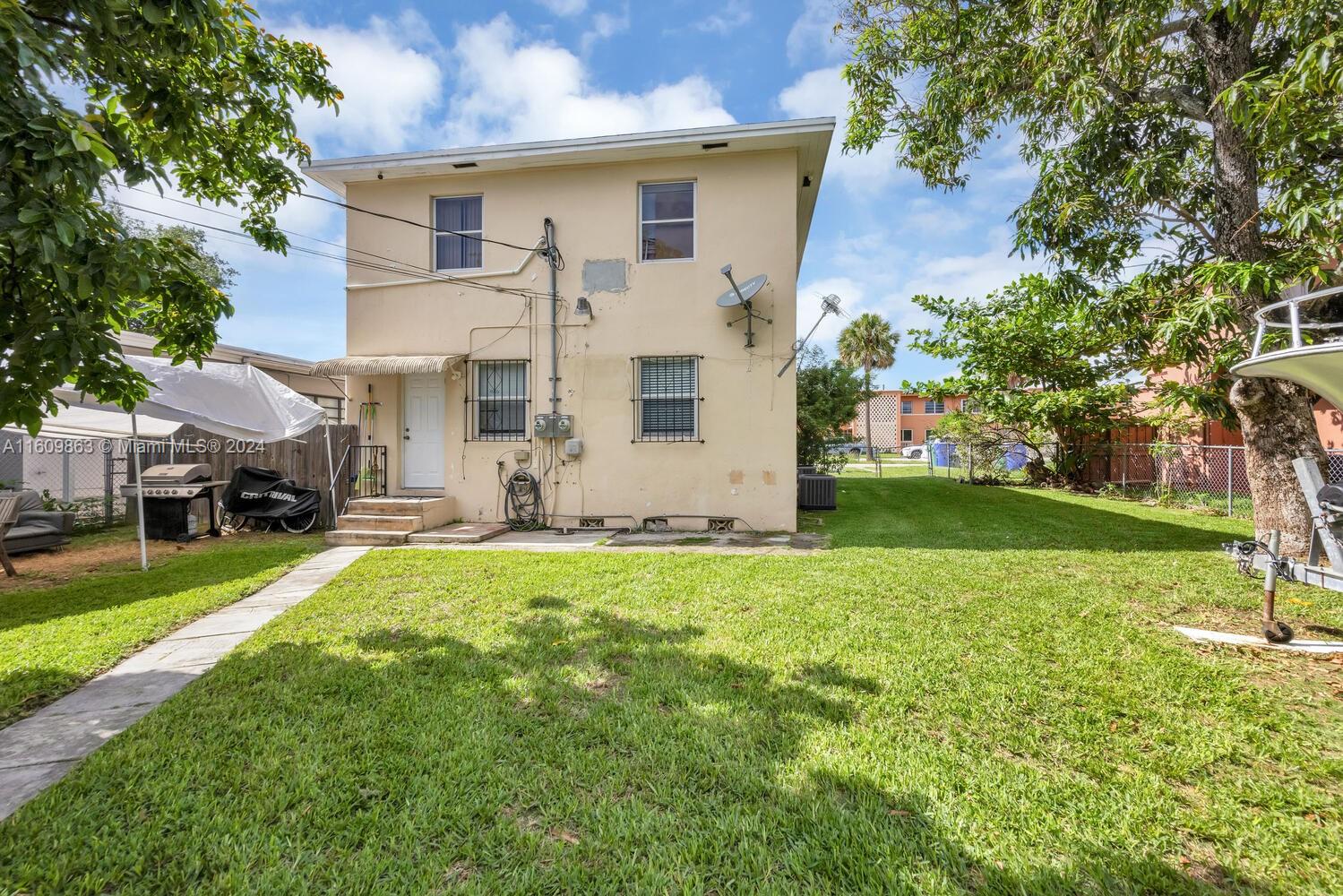 3430 SW 11th St
