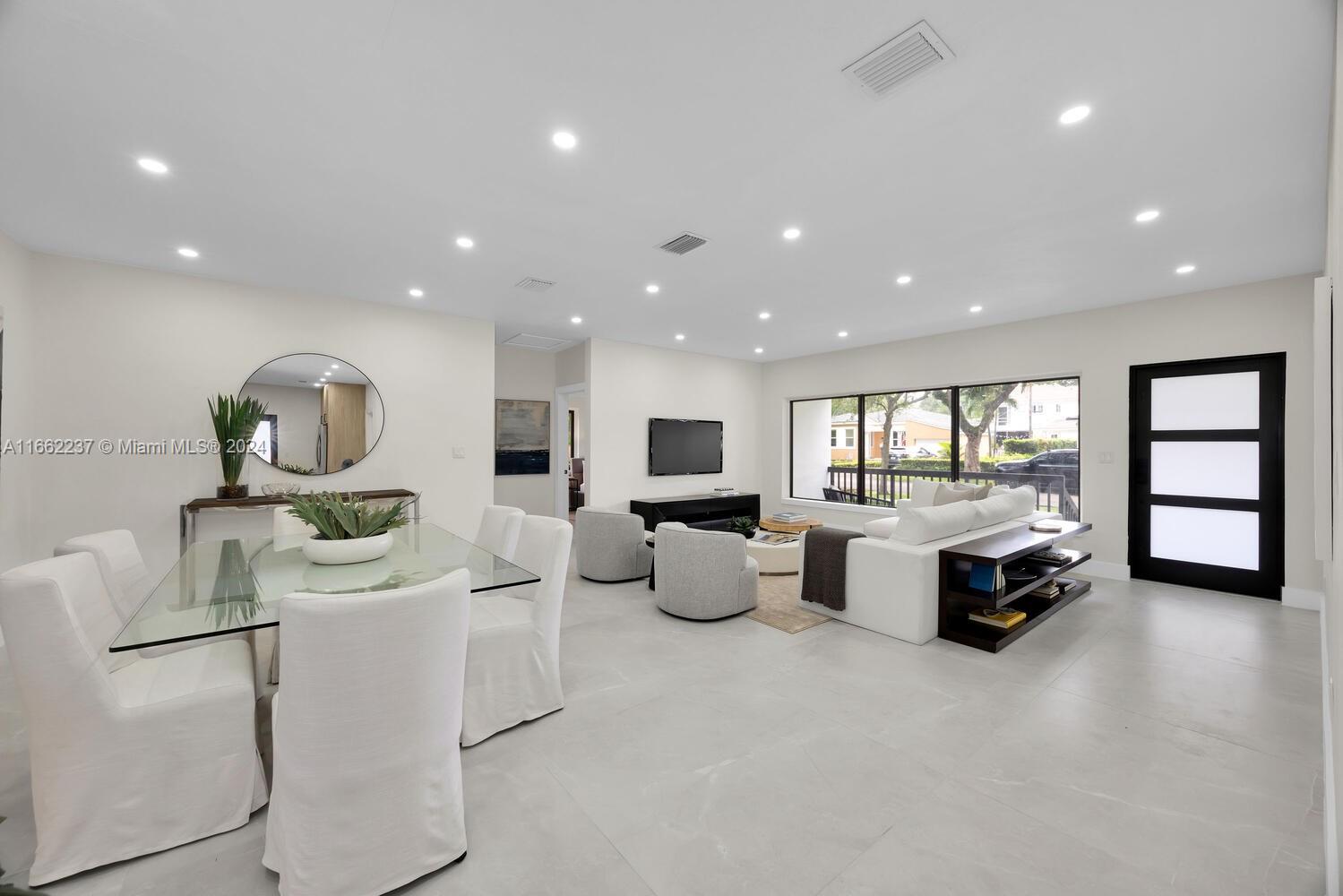 305 Fluvia Ave