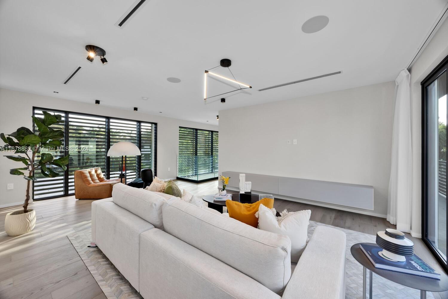 5907 SW 80 St