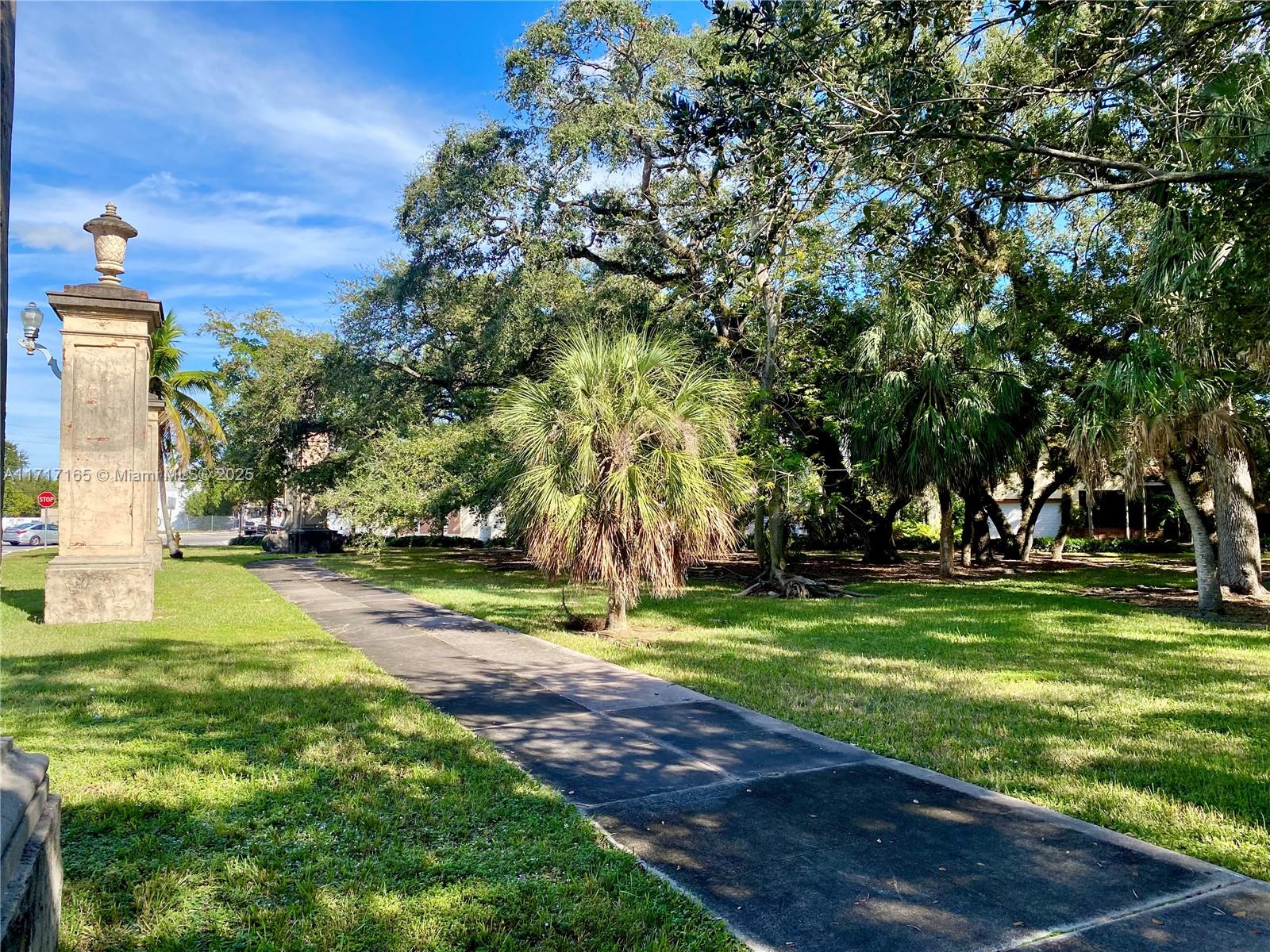 809 Ferdinand St # 3