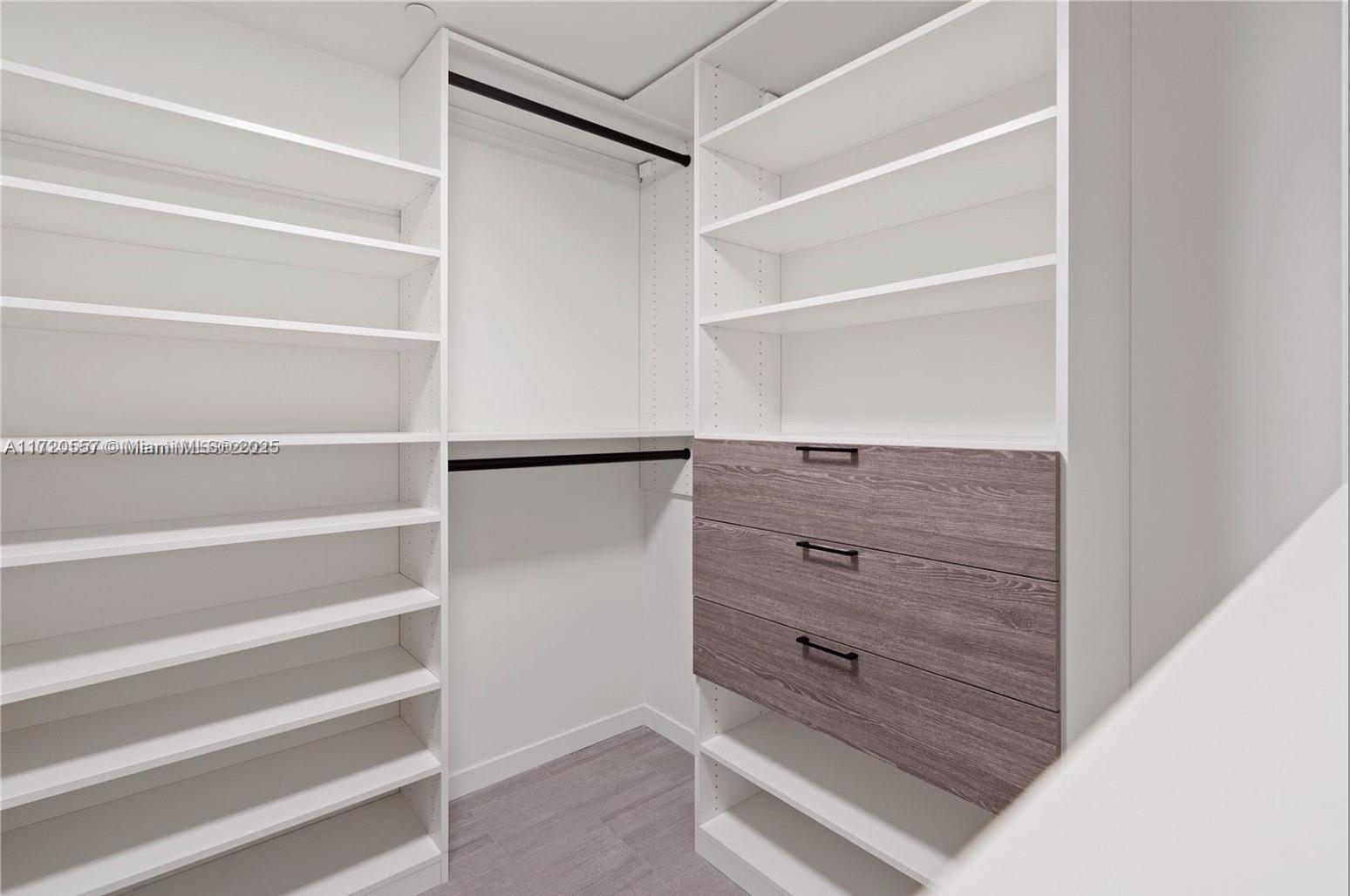 1000 Brickell Plz # 4806