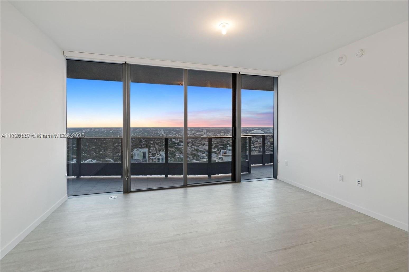 1000 Brickell Plz # 4806