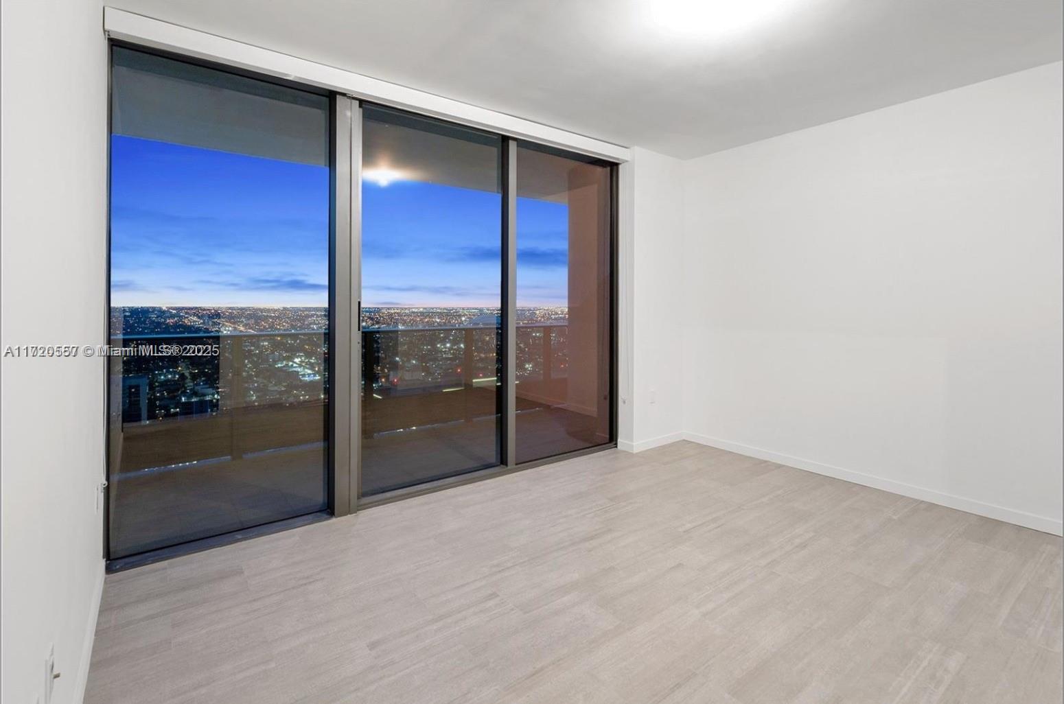 1000 Brickell Plz # 4806