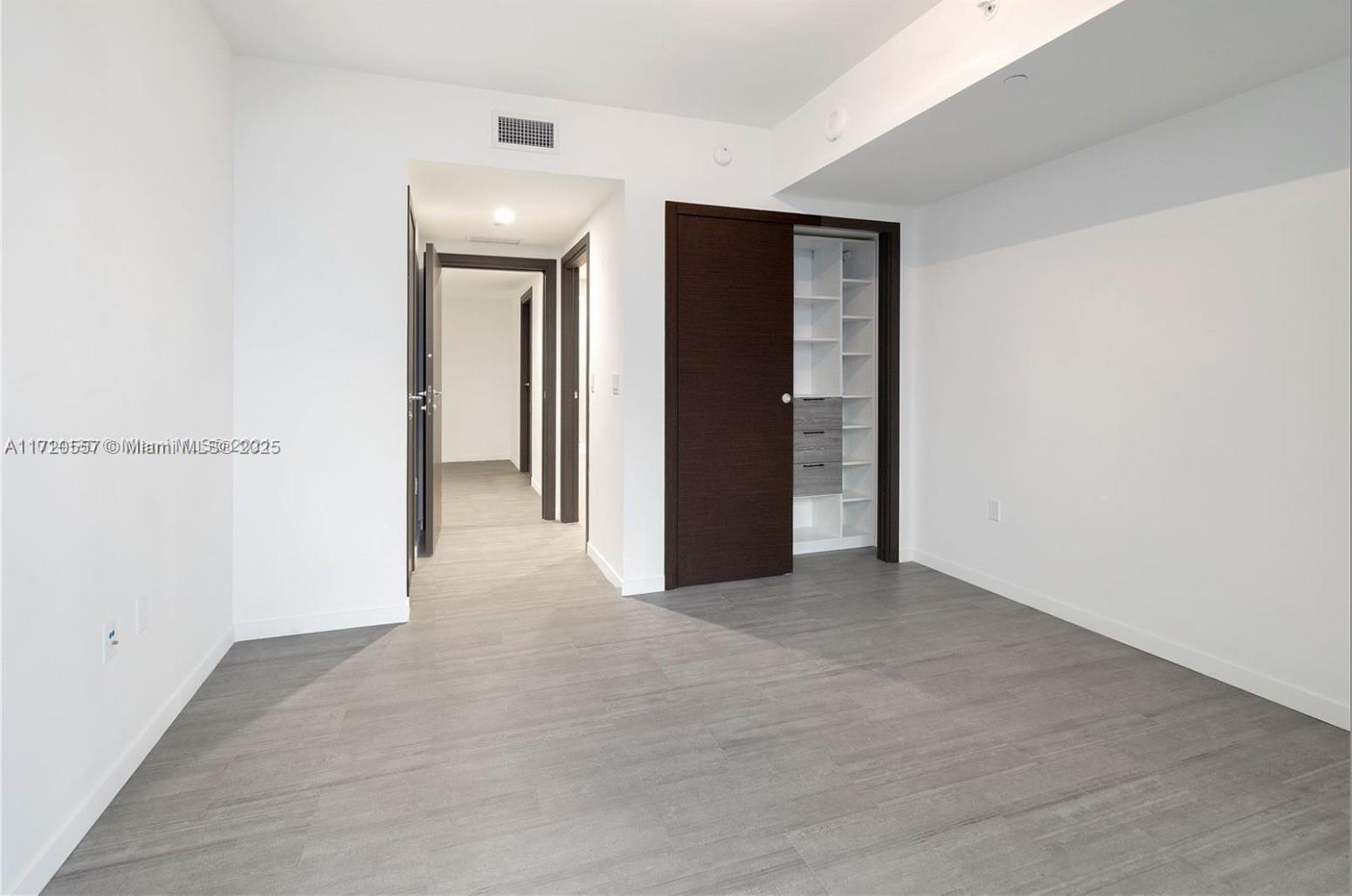 1000 Brickell Plz # 4806