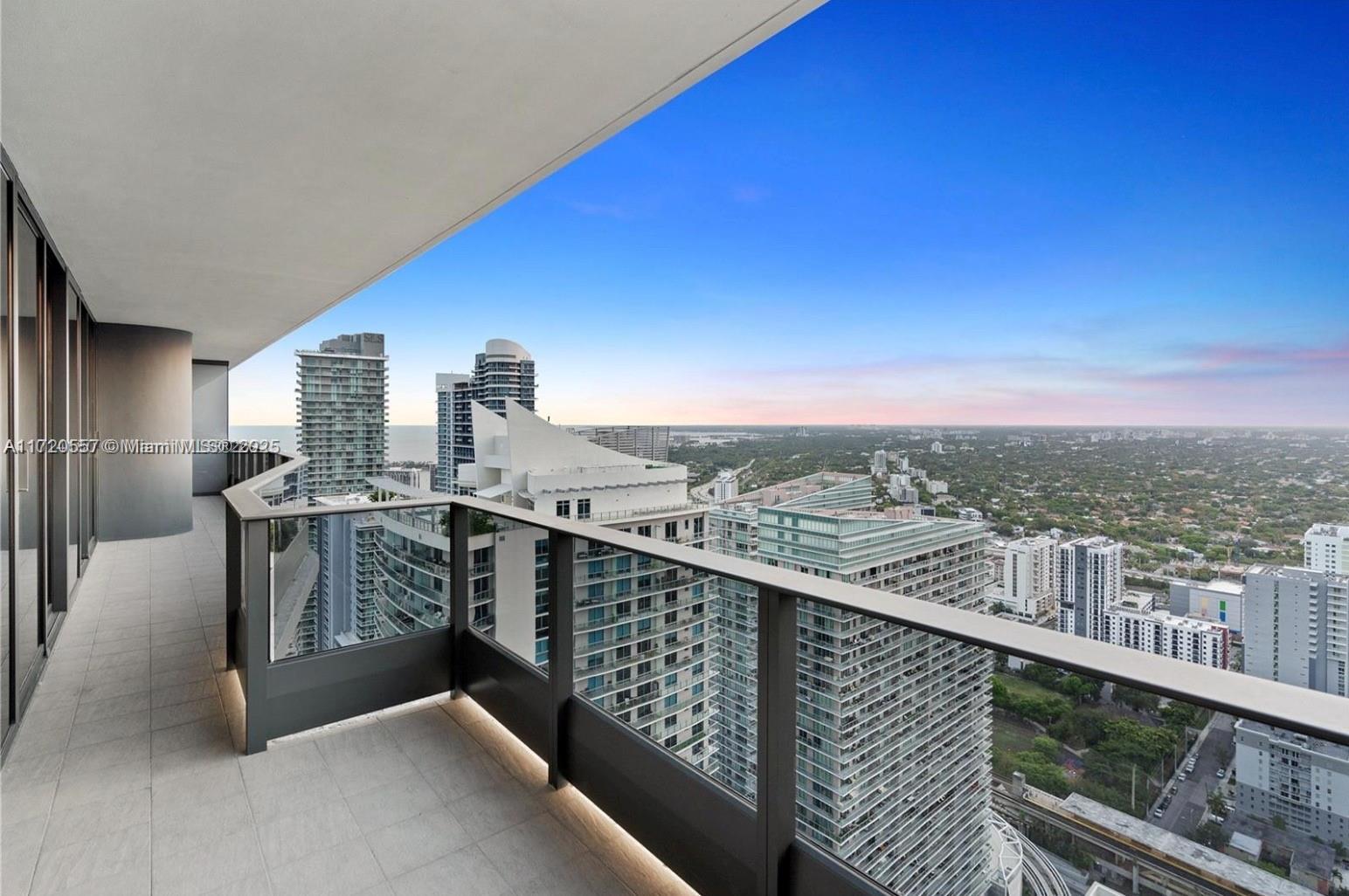 1000 Brickell Plz # 4806