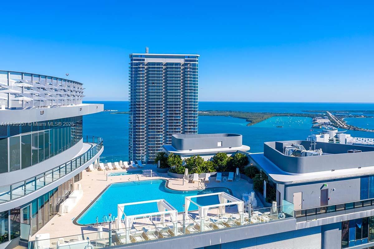 1000 Brickell Plz # 4806