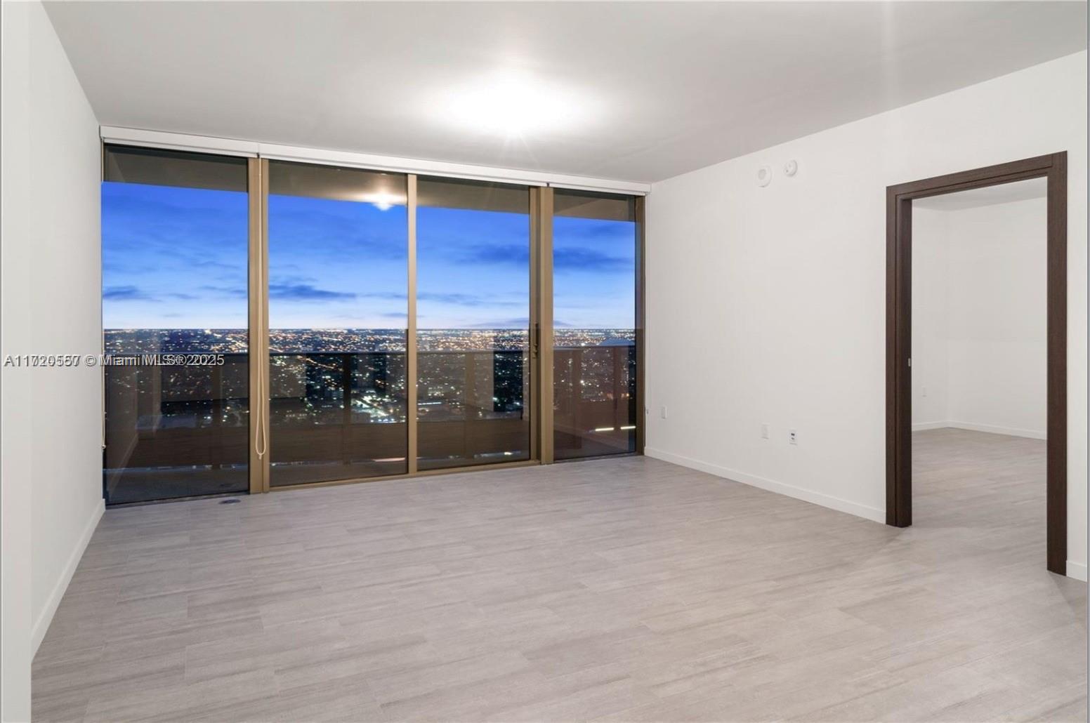 1000 Brickell Plz # 4806