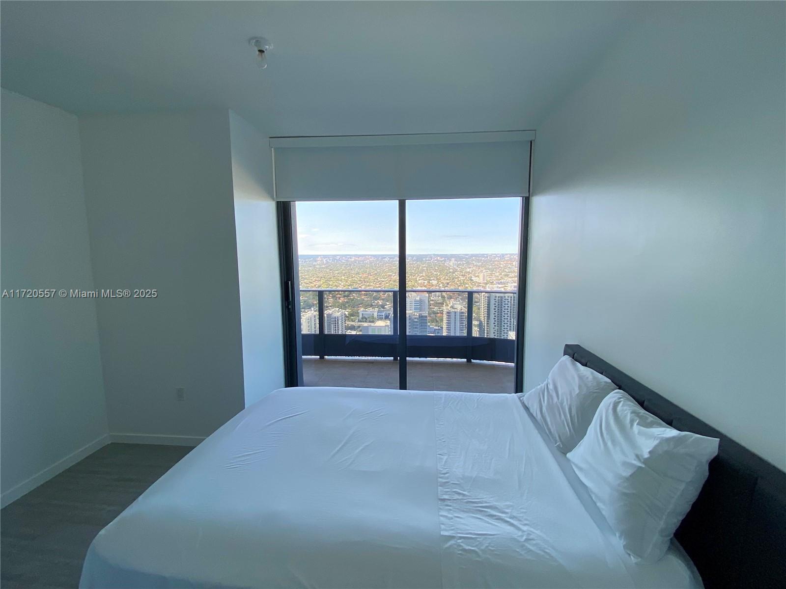 1000 Brickell Plz # 4806