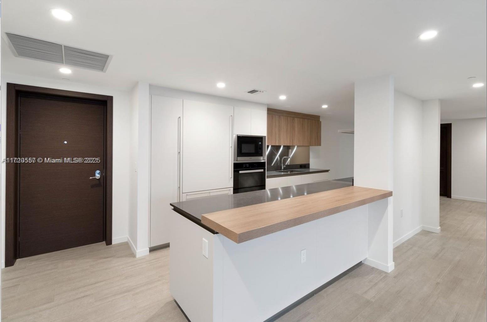 1000 Brickell Plz # 4806