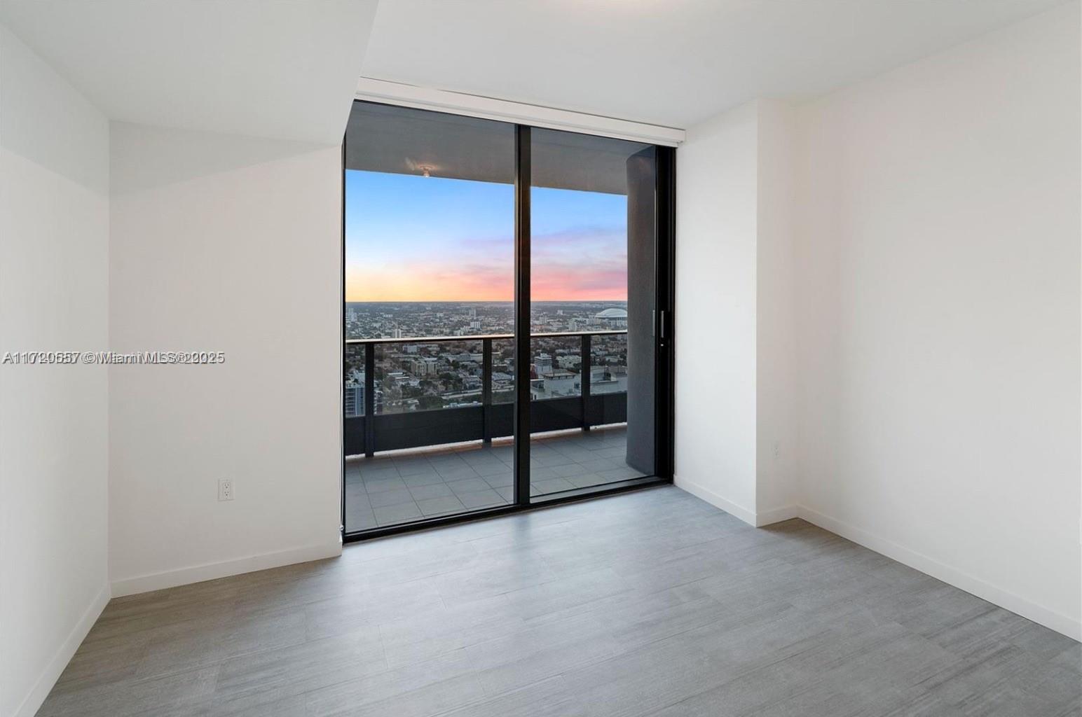 1000 Brickell Plz # 4806