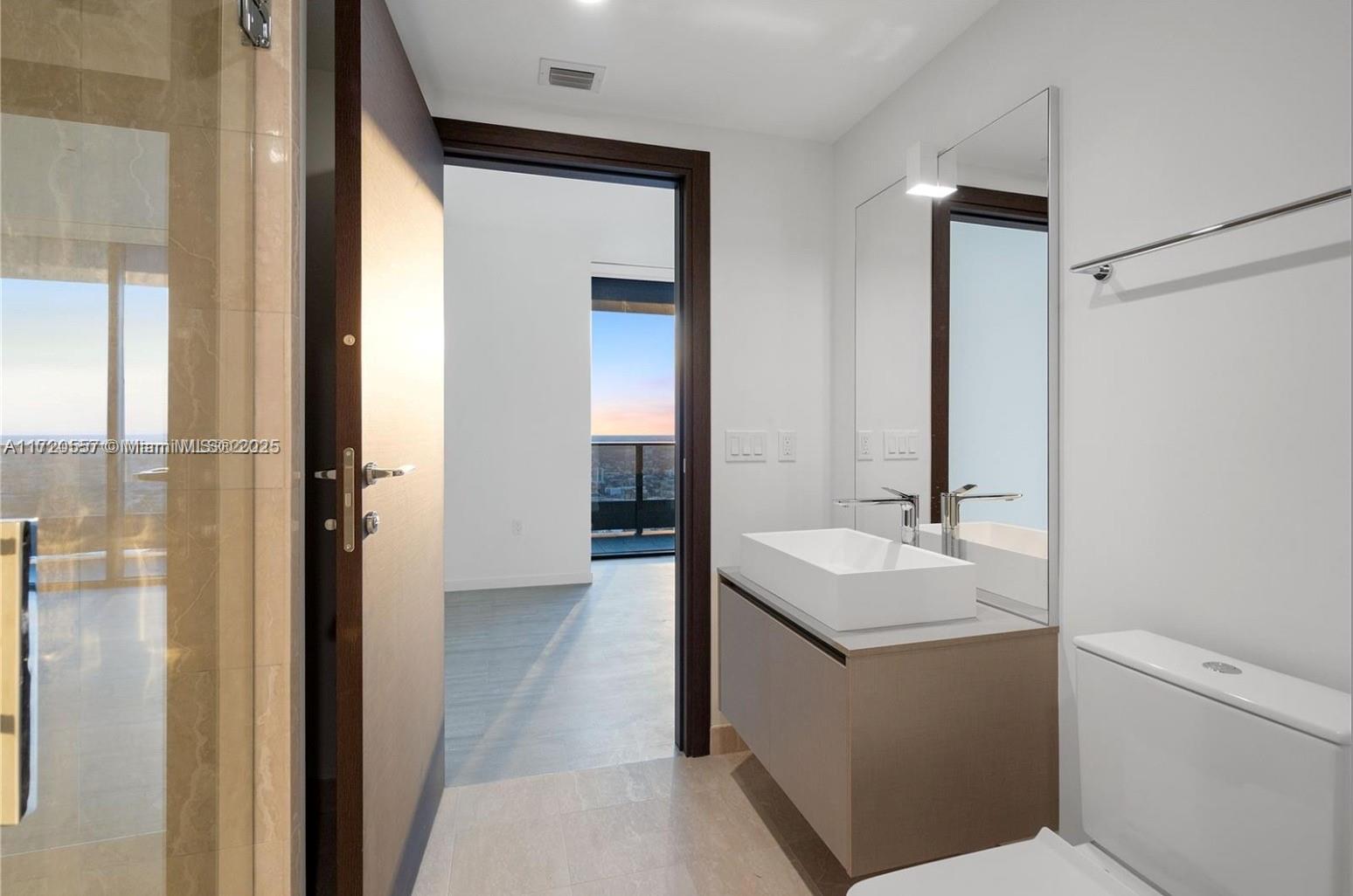 1000 Brickell Plz # 4806