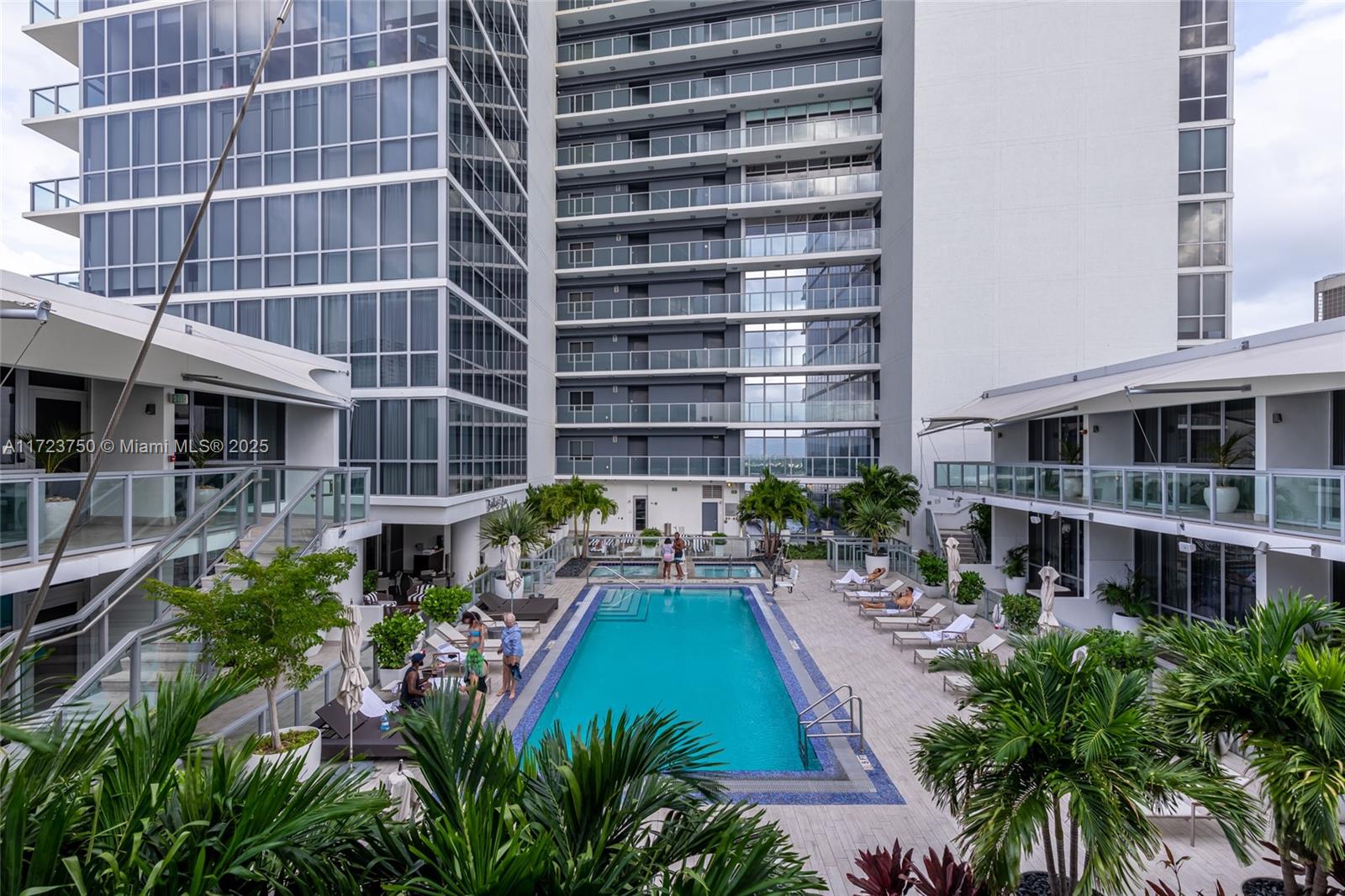 1100 Biscayne Blvd # 4403
