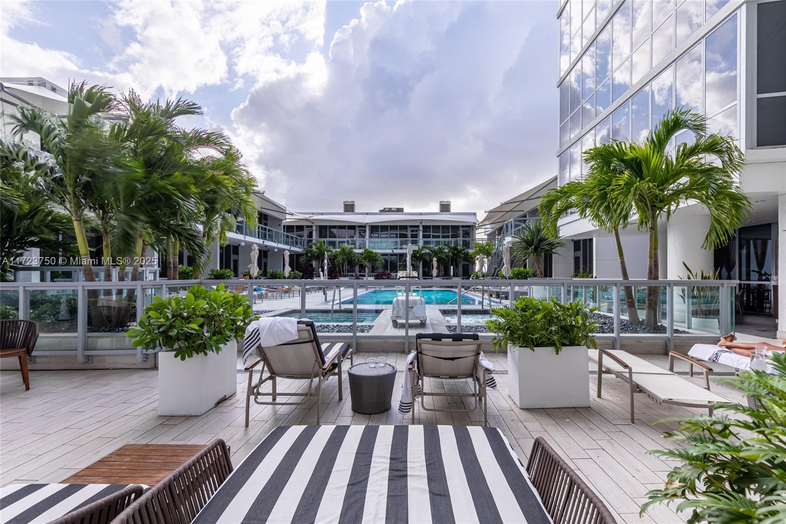 1100 Biscayne Blvd # 4403