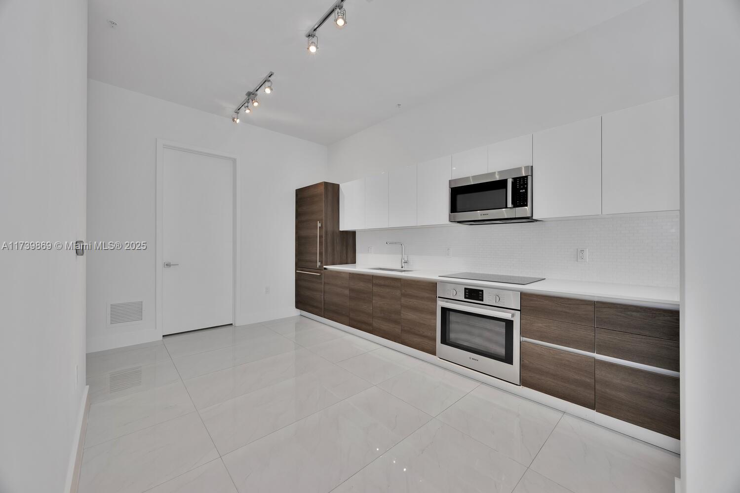 301 Altara Ave # 201