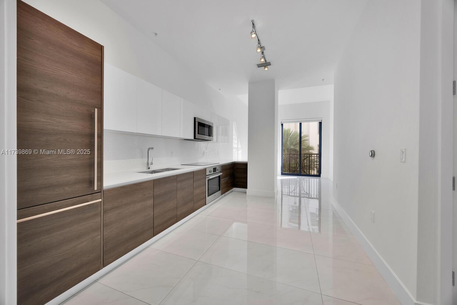 301 Altara Ave # 201