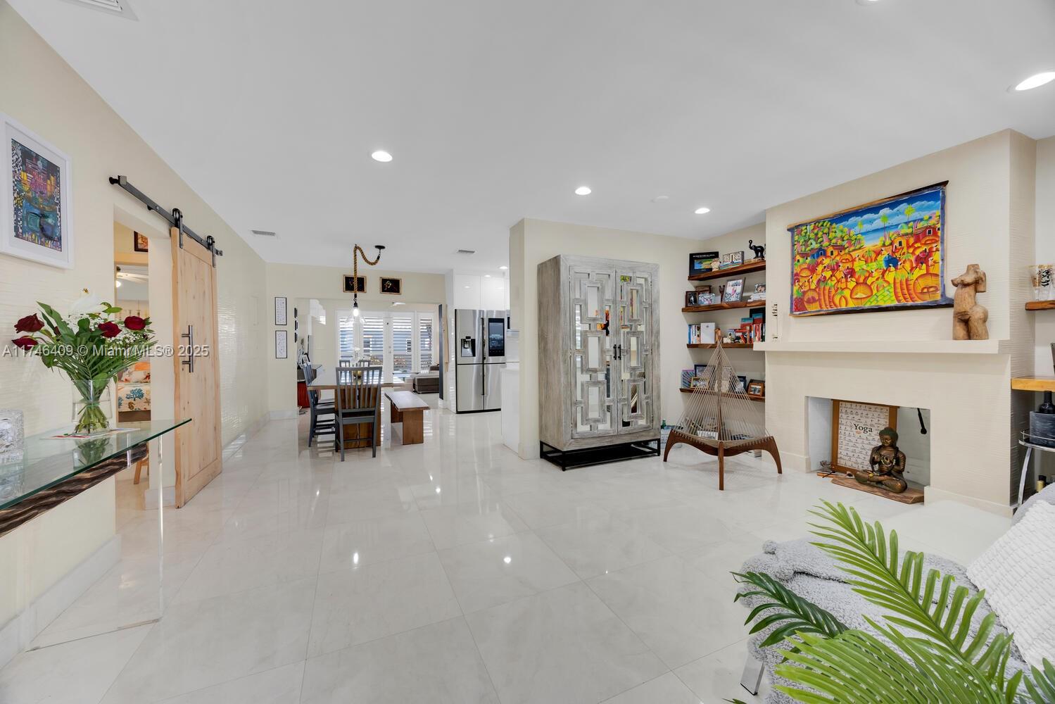 704 MADEIRA AV