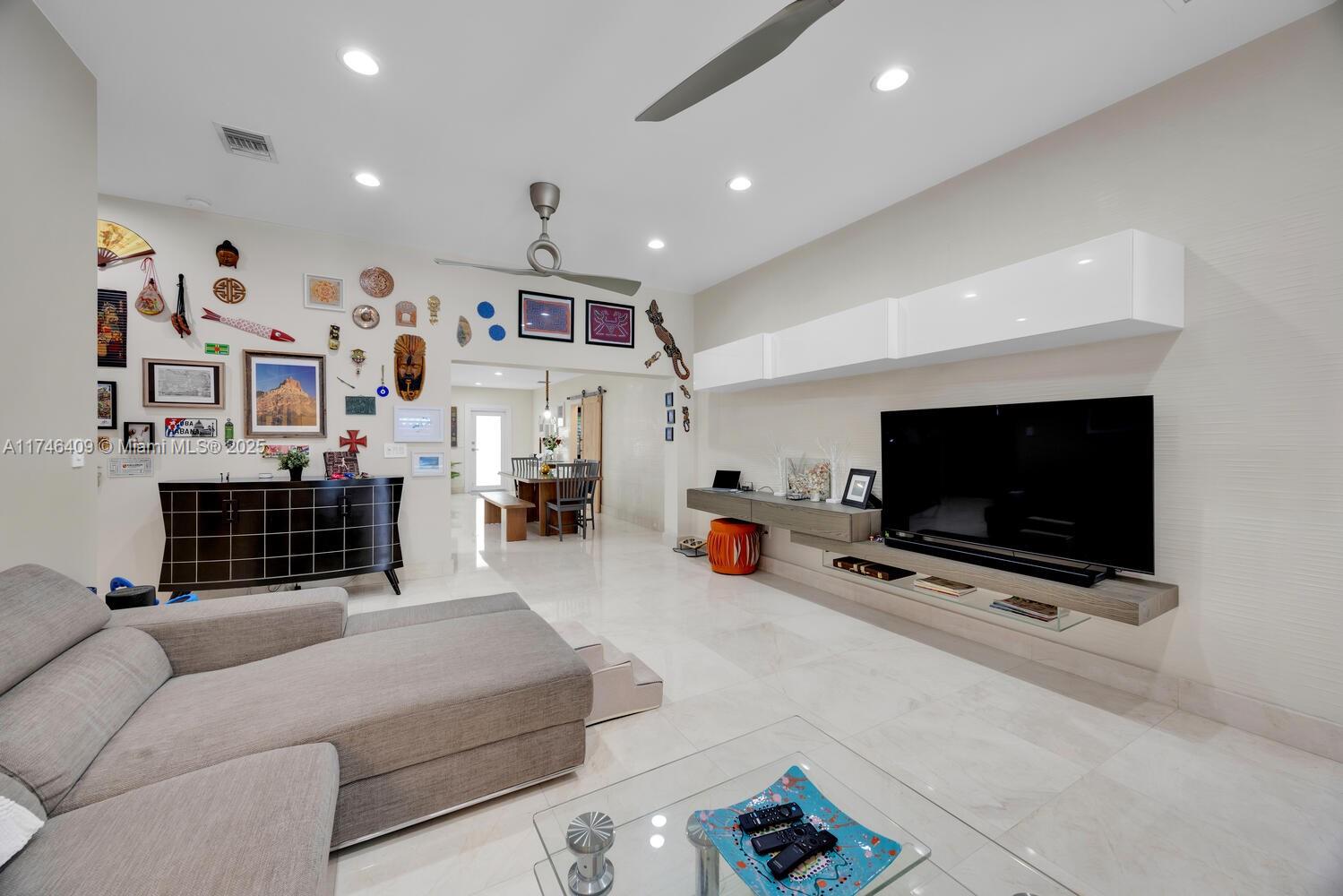 704 MADEIRA AV