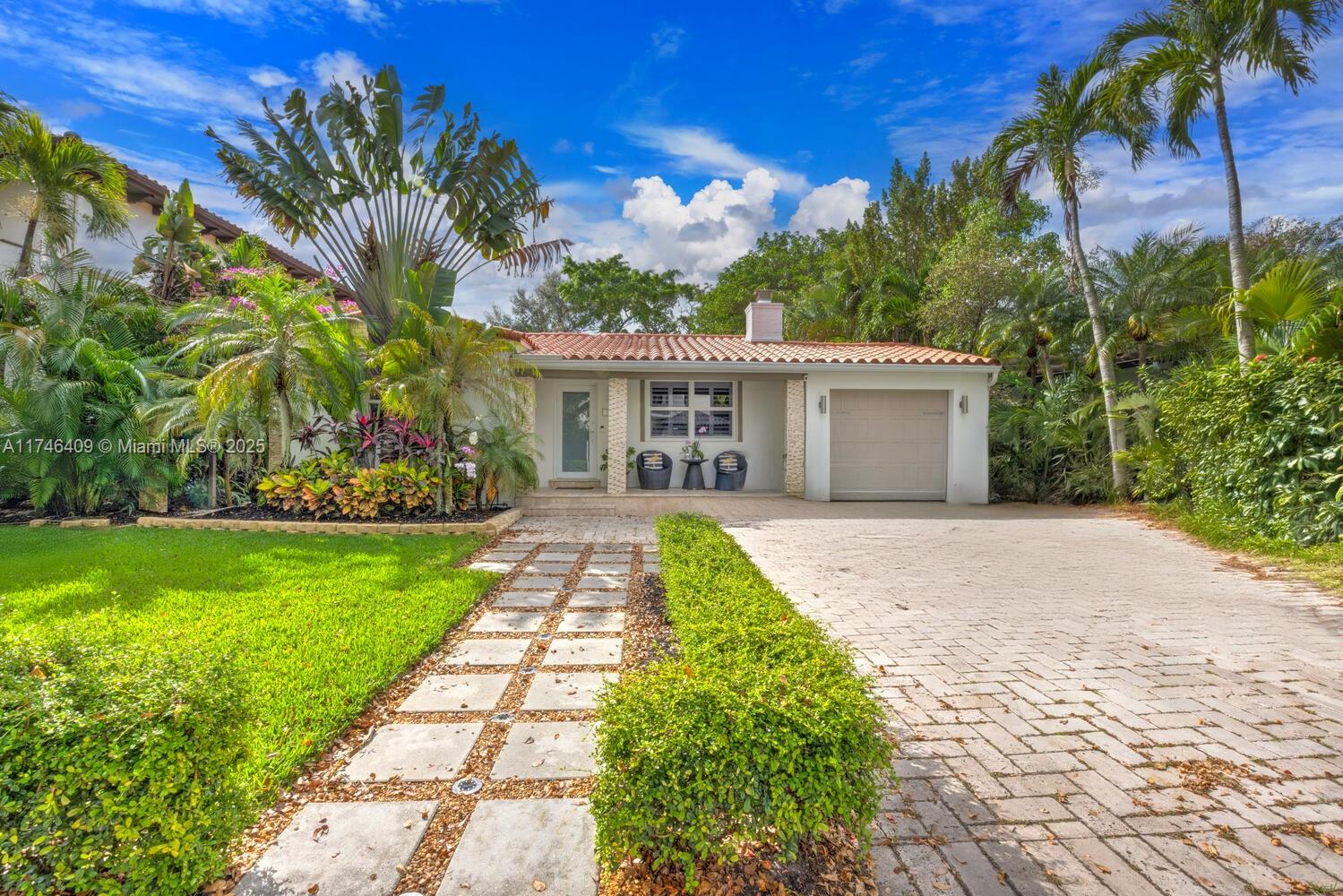 704 MADEIRA AV