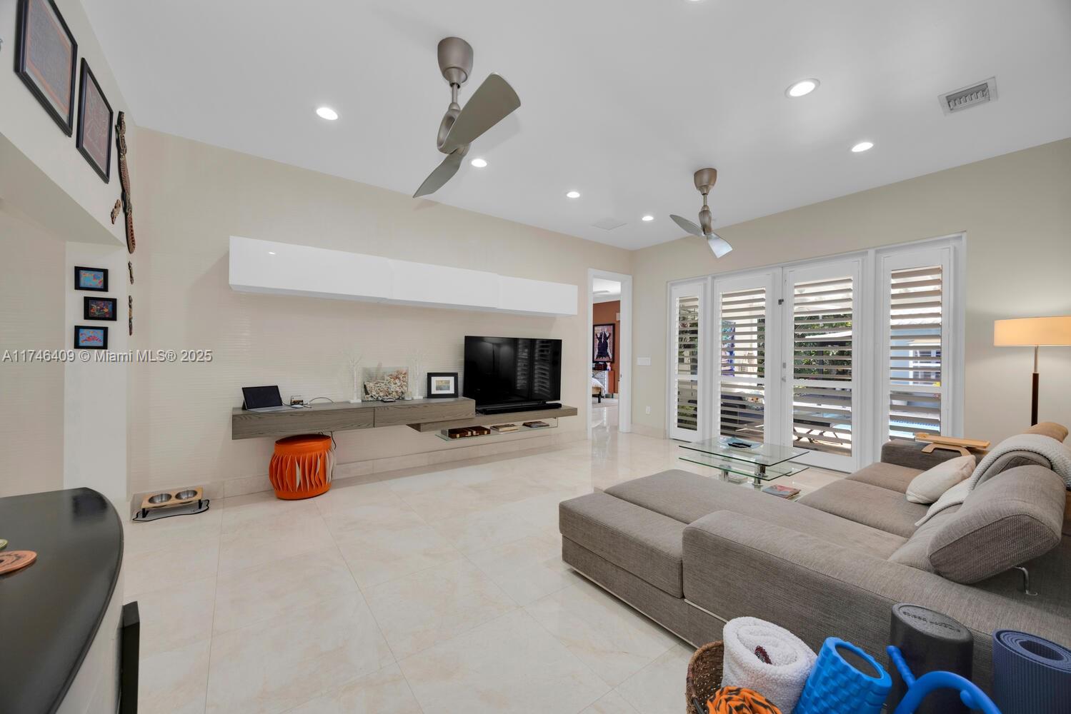 704 MADEIRA AV