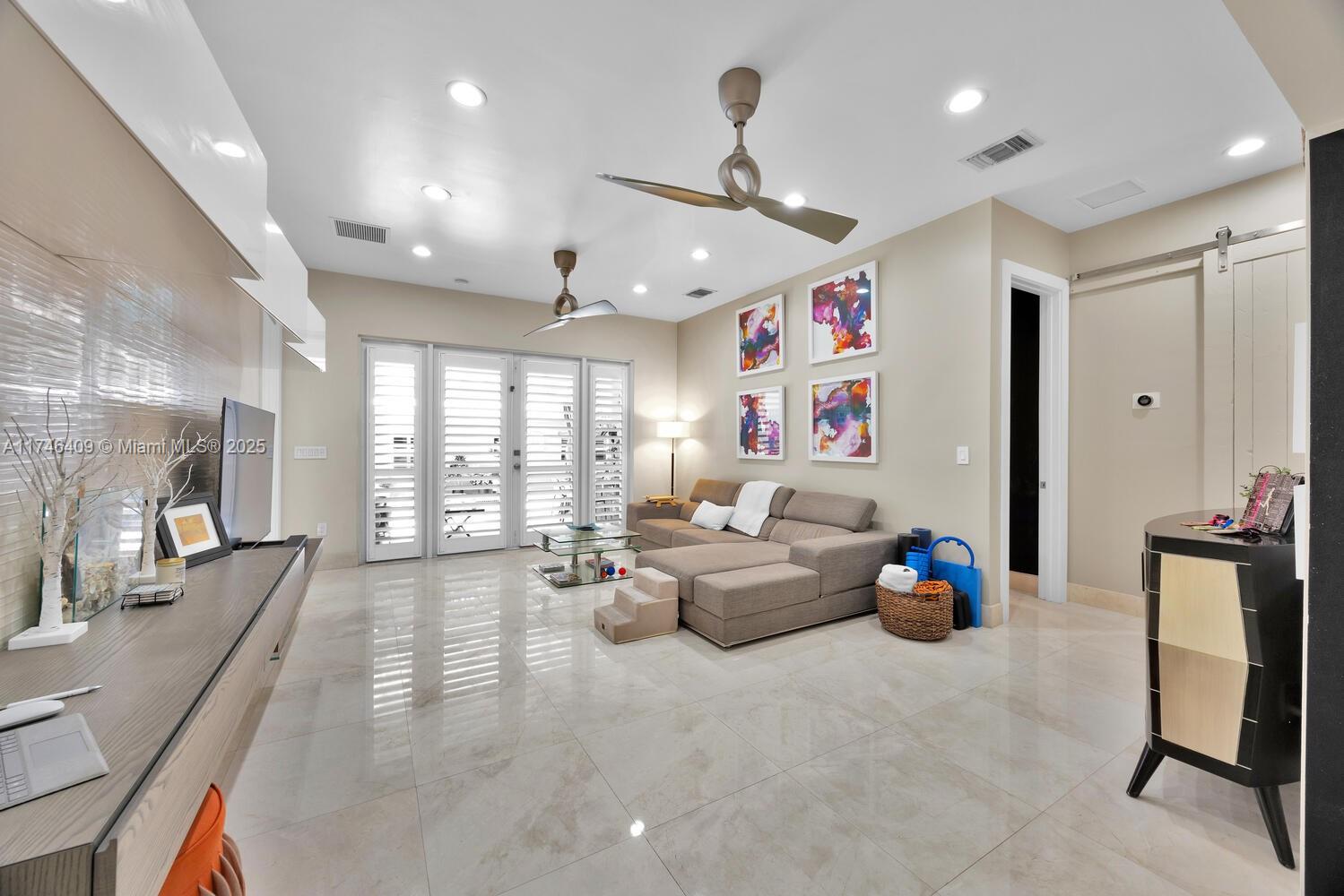 704 MADEIRA AV