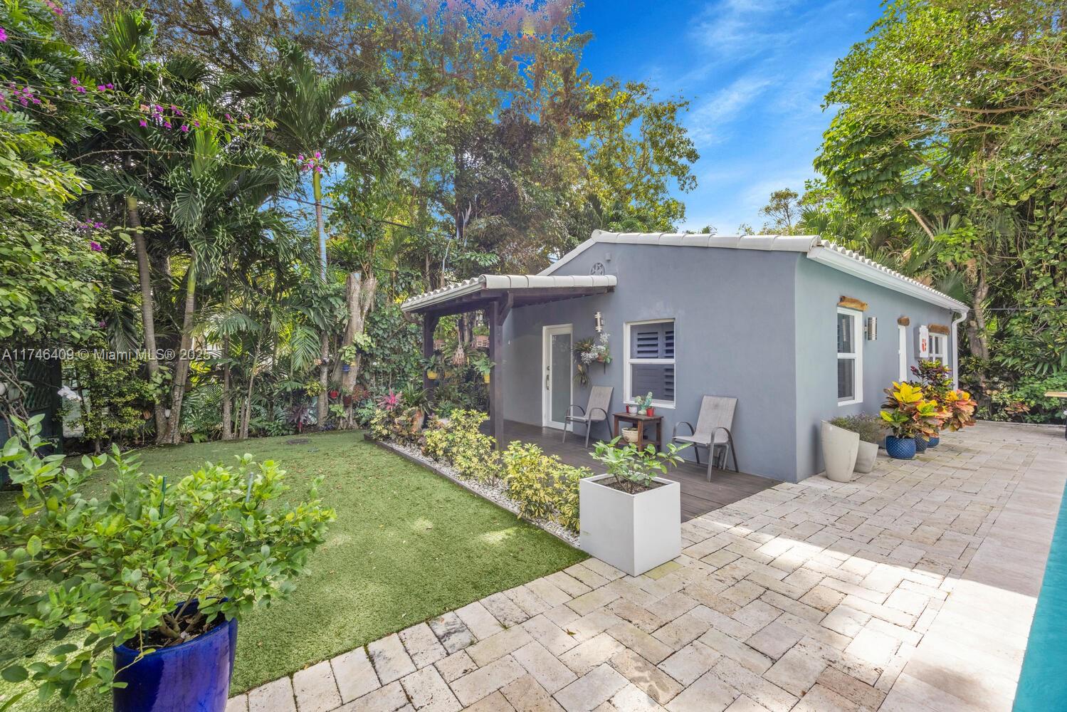 704 MADEIRA AV