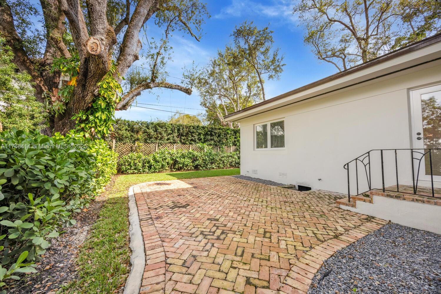5745 Riviera Dr