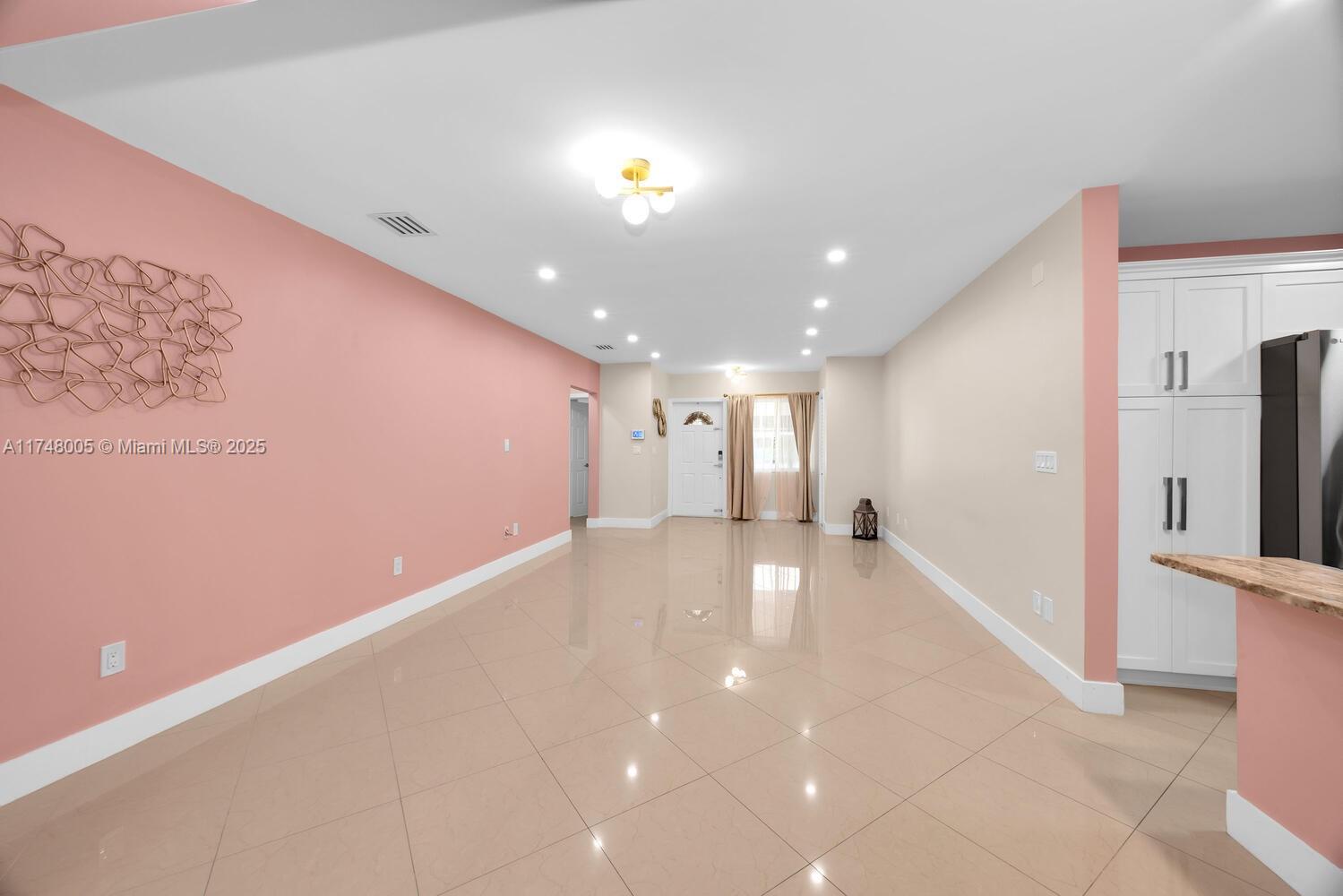 146 Ponce De Leon Blvd