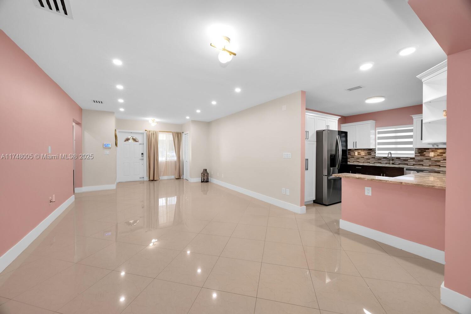 146 Ponce De Leon Blvd
