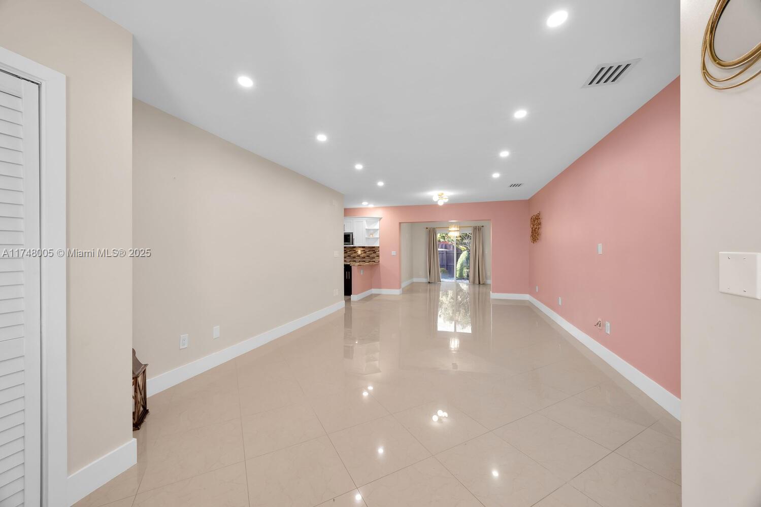 146 Ponce De Leon Blvd