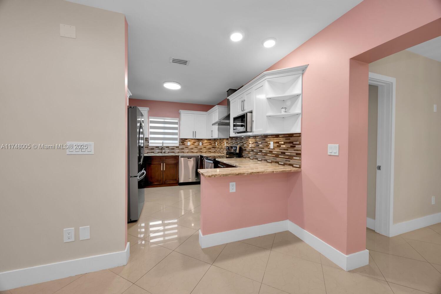 146 Ponce De Leon Blvd